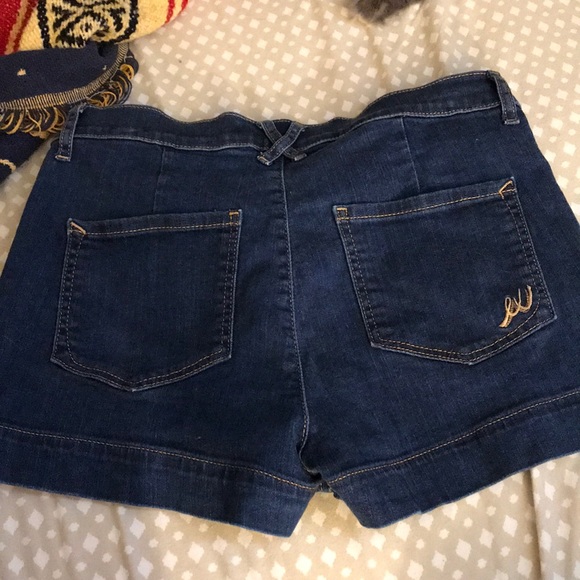 Express jean shorts - Picture 4 of 4
